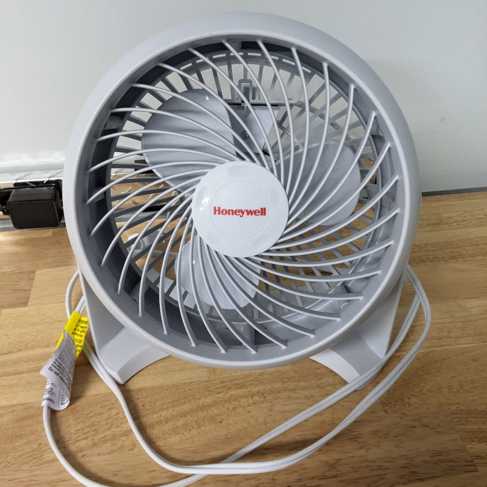 Honeywell Turbo Force Table Fan, White